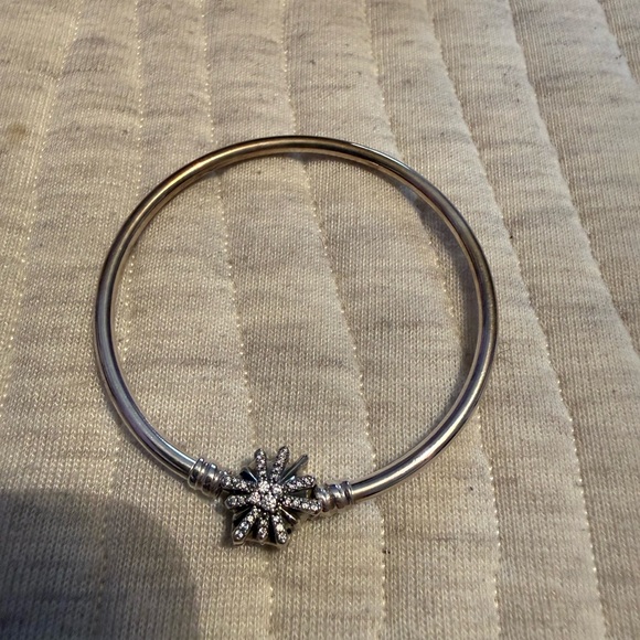 Pandora Silver Bracelet with Snowflake Clasp - Picture 3 of 4